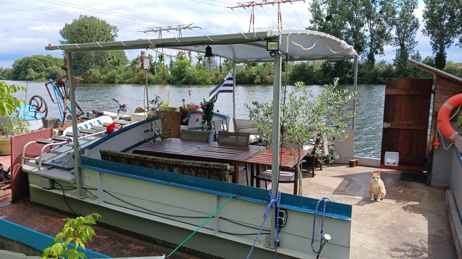 Chambre Sur L'Eau - Peniche La Diva Conflans-Sainte-Honorine Exteriör bild