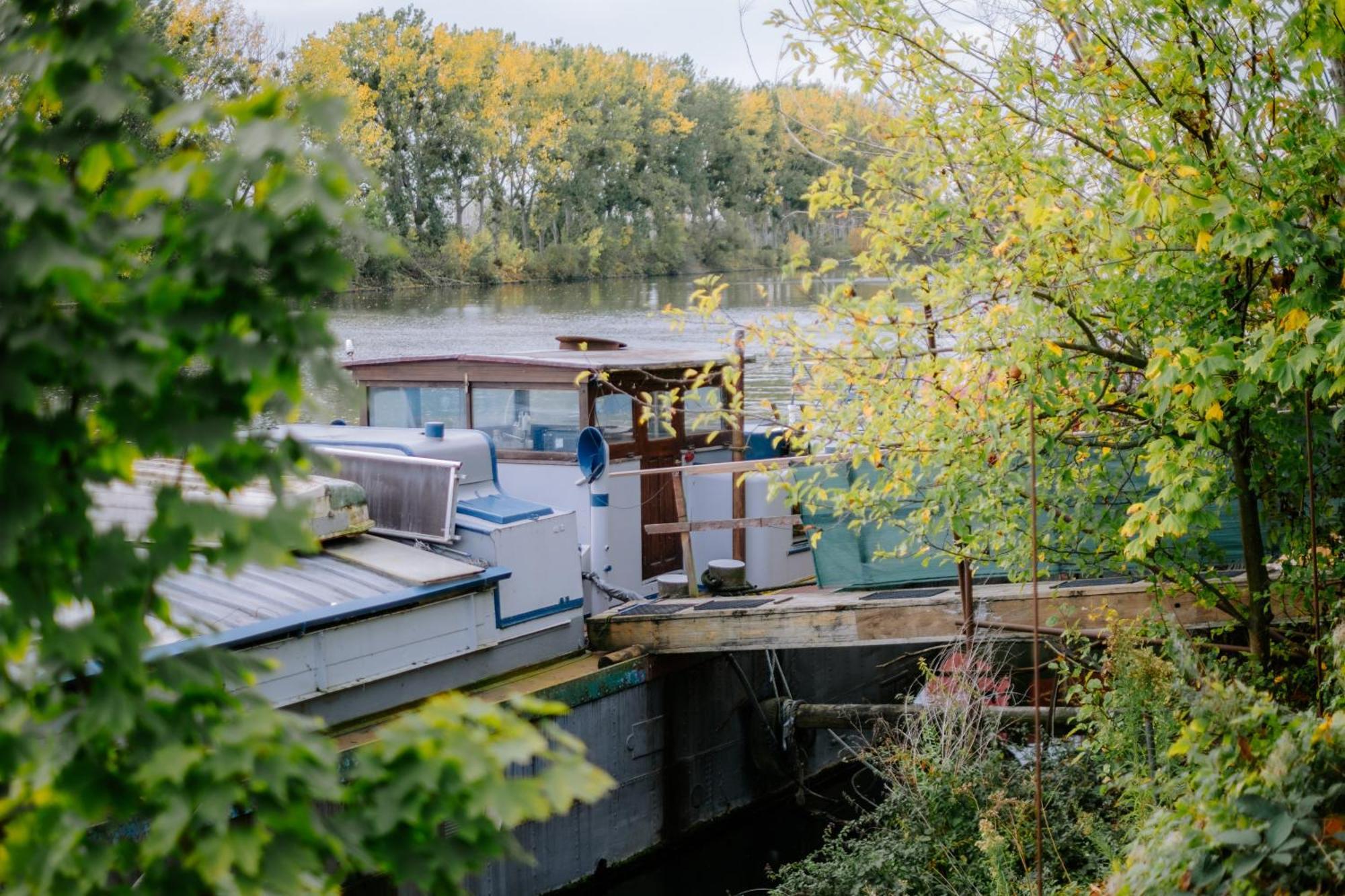 Chambre Sur L'Eau - Peniche La Diva Conflans-Sainte-Honorine Exteriör bild